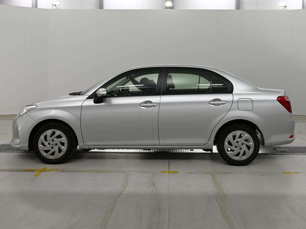 2021 Toyota Corolla Axio EX auction photo 4