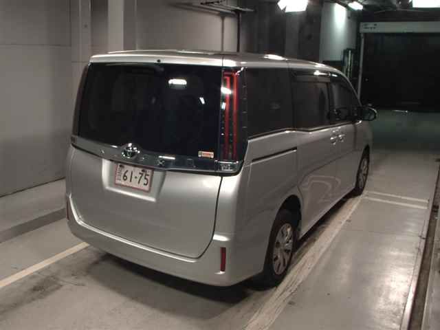2021 Toyota Noah 4WD X auction photo 5