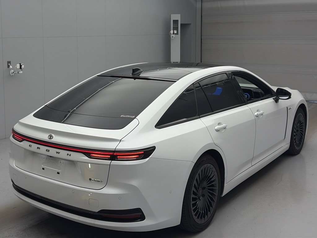 2023 Toyota Crown Z auction photo 2