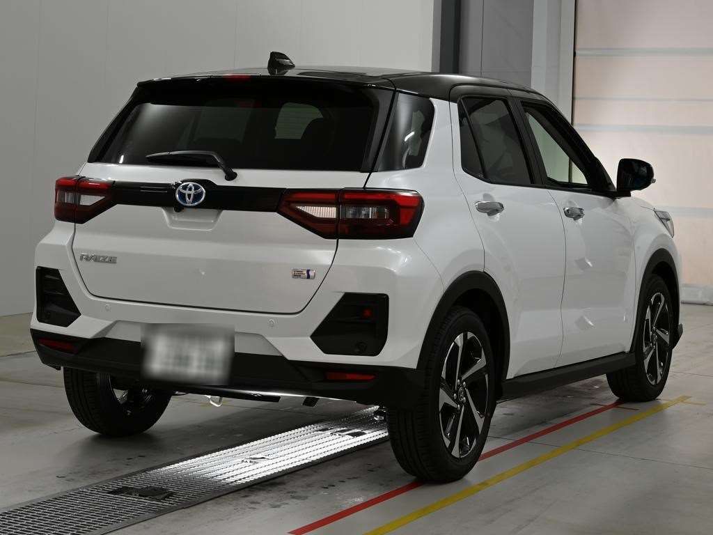 2026 Toyota Raize Hybrid Z Panoramic View auction photo 2