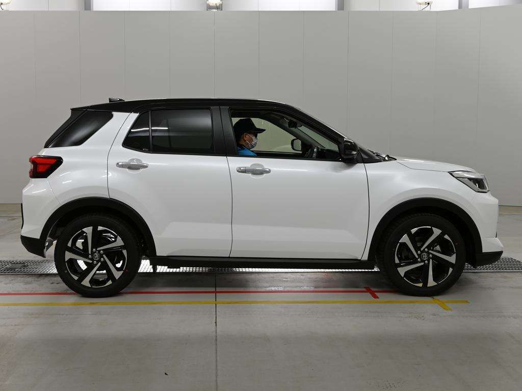 2026 Toyota Raize Hybrid Z Panoramic View auction photo 3