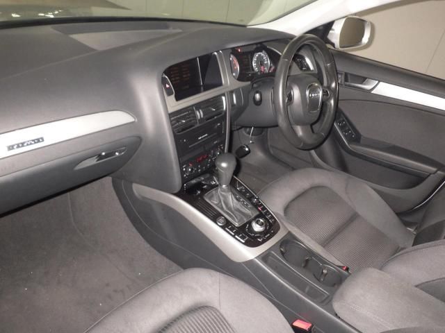 2010 Audi A4 Avant 2.0 TFSI Quattro auction photo 2
