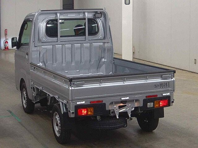 2025 Daihatsu Hijet Truck Standard Nouyou SP 4WD auction photo 2