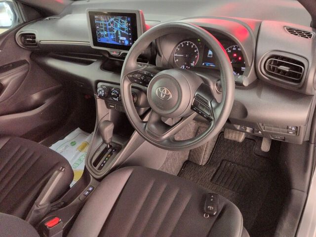 2025 Toyota Yaris X auction photo 3