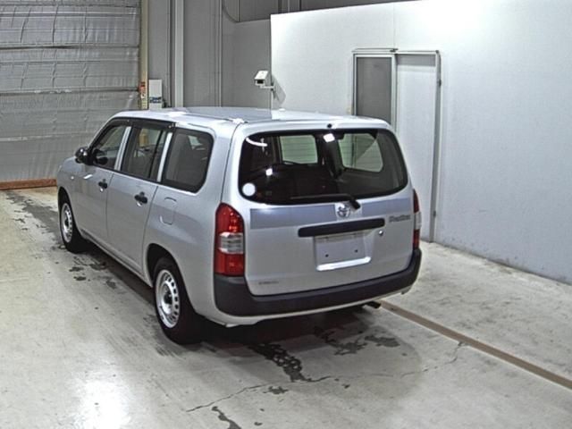 2021 Toyota Probox DX Comfort auction photo 2