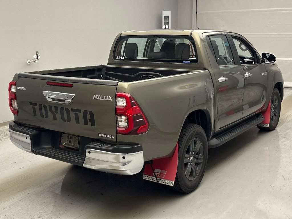 2024 Toyota Hilux Z 4WD auction photo 2