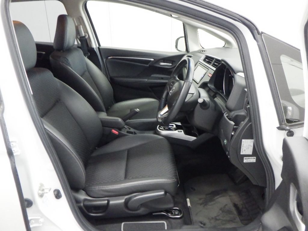 2015 Honda Fit Hybrid L Package auction photo 6
