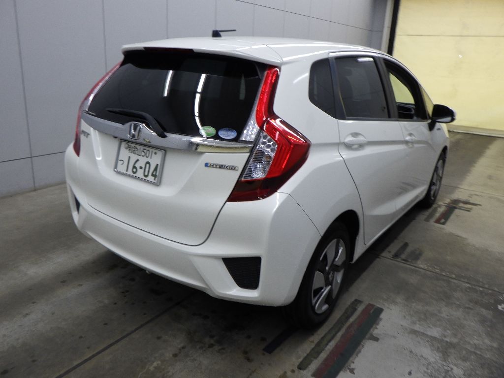 2015 Honda Fit Hybrid L Package auction photo 2