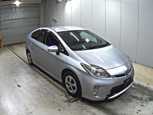 Japan Auction Vehicles 5 2013 Toyota Prius G auction photo