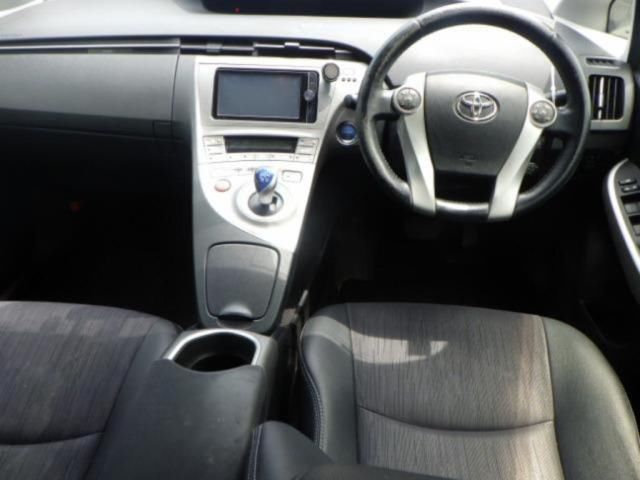 2013 Toyota Prius G auction photo 3