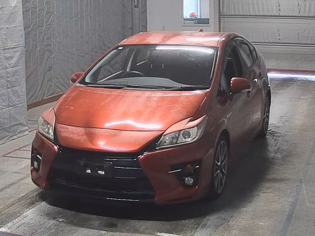 2015 Toyota Prius S TRG Sel Gs Japan auction vehicle