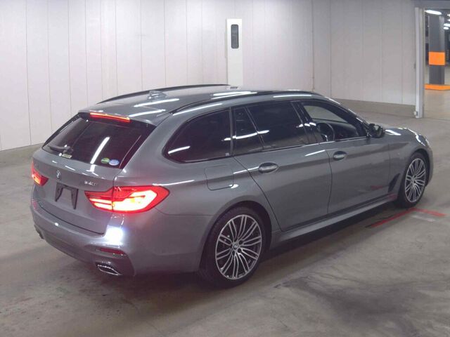 2017 BMW 5 Series 540IXDR Touring M Sport 4WD auction photo 5