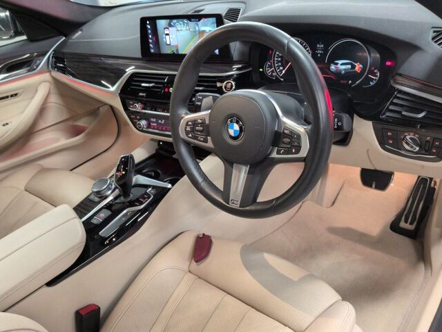 2017 BMW 5 Series 540IXDR Touring M Sport 4WD auction photo 3