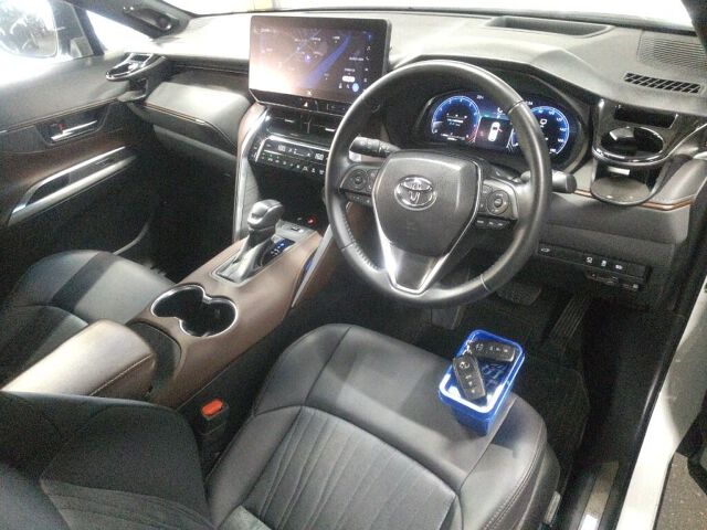 2025 Toyota Harrier Z auction photo 3