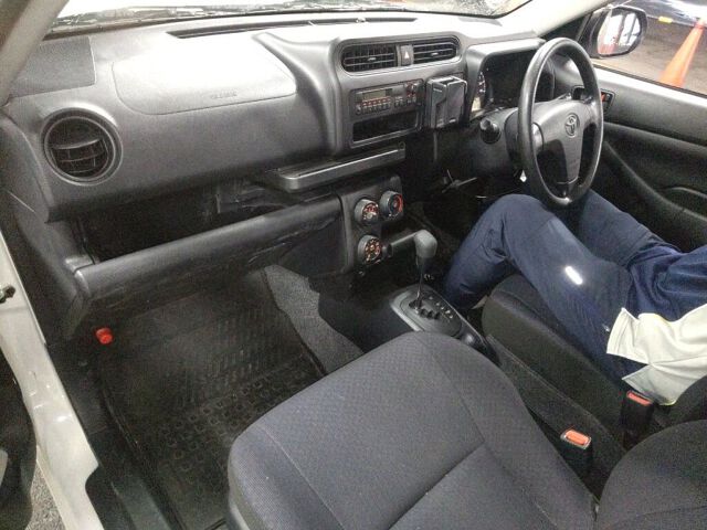 2021 Toyota Probox DX auction photo 6