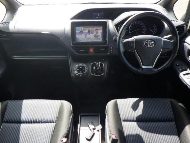 2016 Toyota Voxy ハイブリッドZS auction photo 3