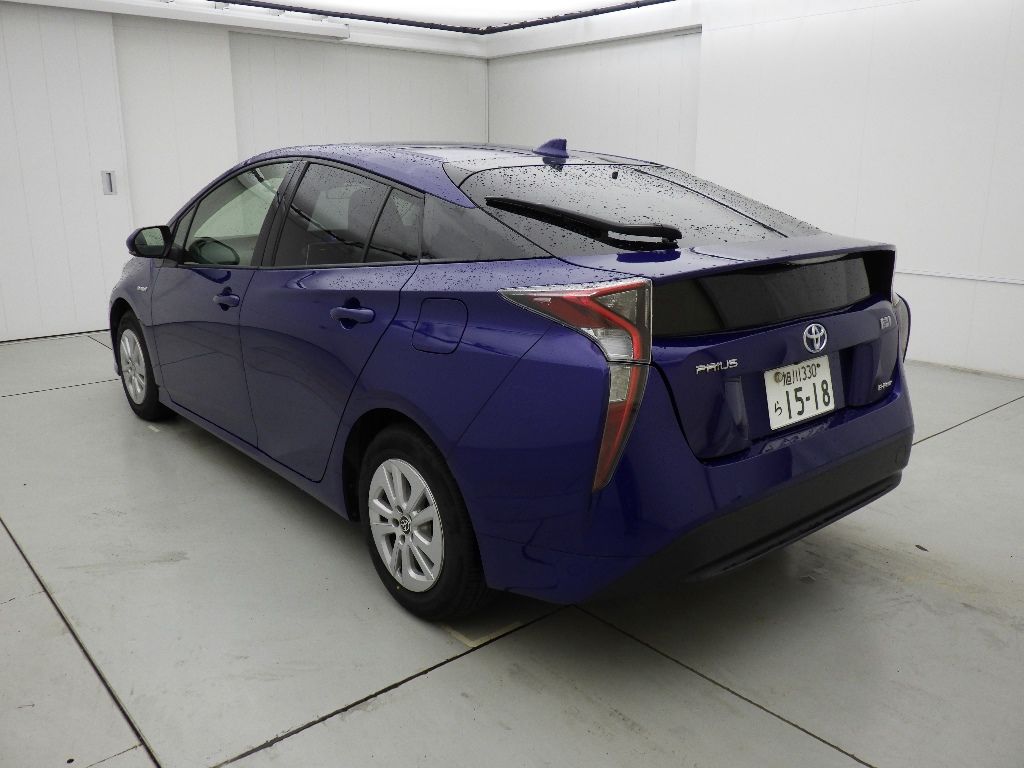 2016 Toyota Prius 4WD S auction photo 5