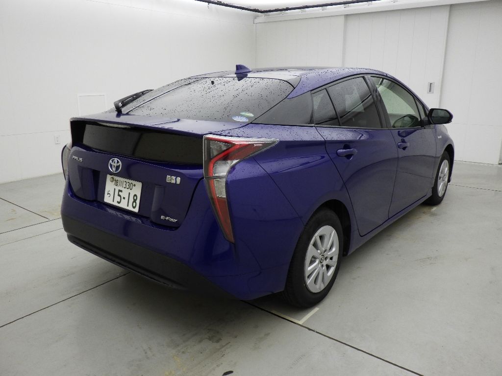 2016 Toyota Prius 4WD S auction photo 2