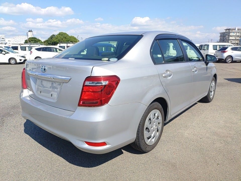 2018 Toyota カローラ アクシオ auction photo 2