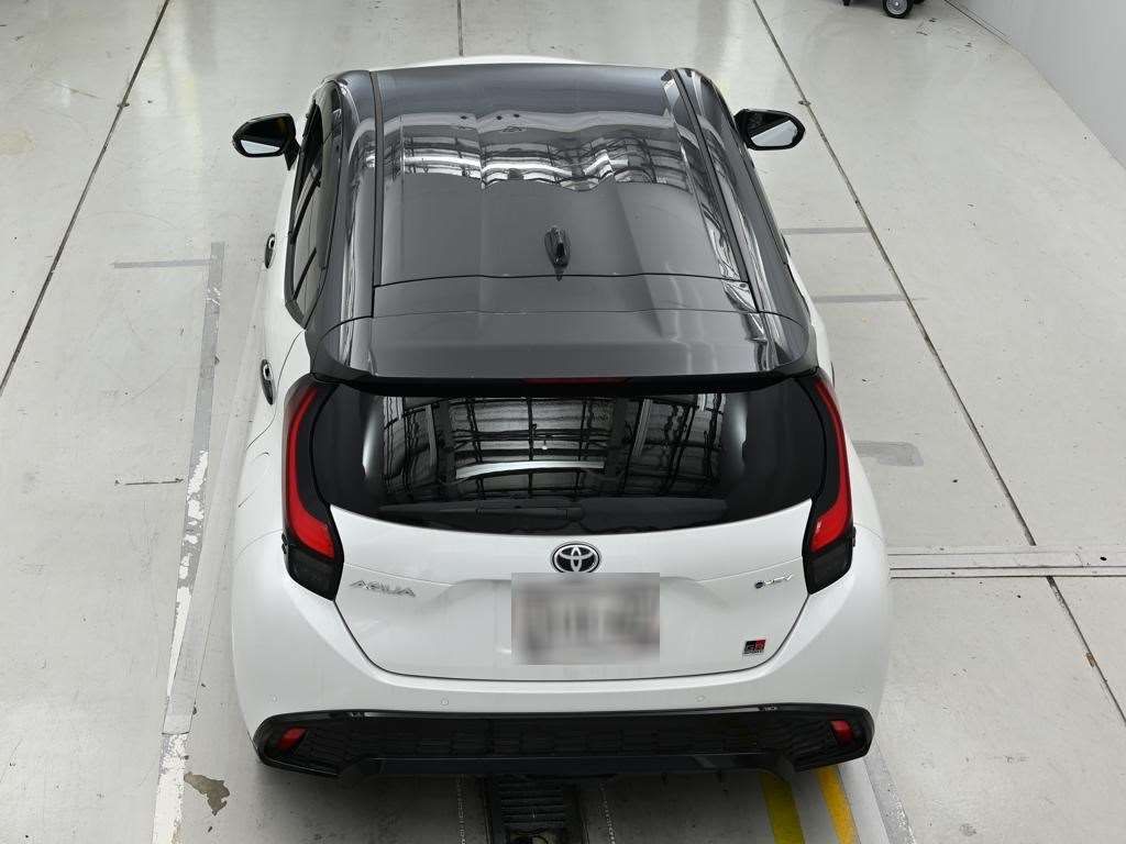 2024 Toyota Aqua GRスポーツ auction photo 8