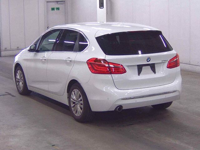 2015 BMW 2 Series 218D Luxury auction photo 2