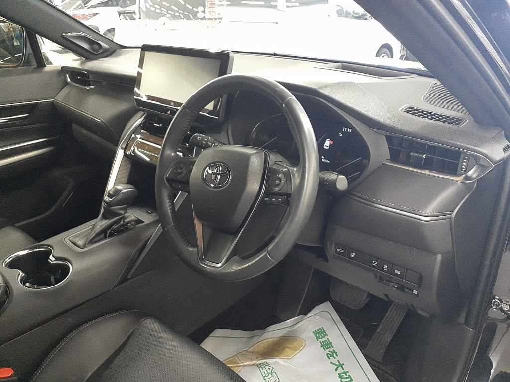 2022 Toyota Harrier Z Leather Package auction photo 9