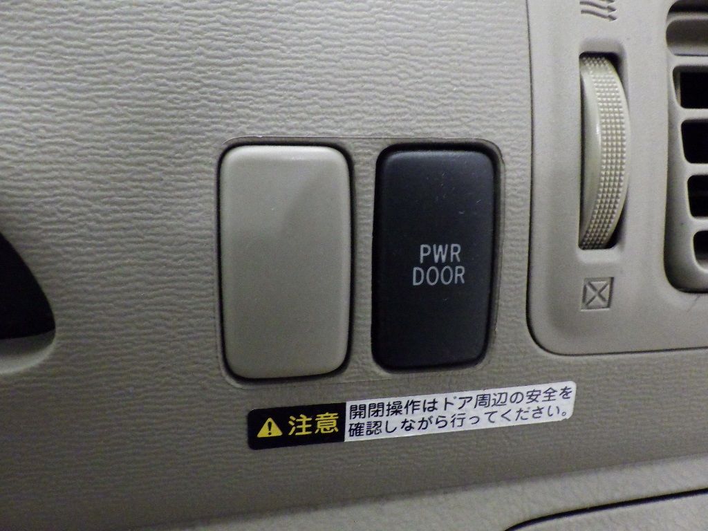 2007 Toyota Raum G Package auction photo 12