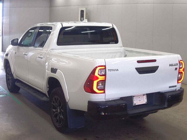 2023 Toyota Hilux Z GRスポーツ 4WD auction photo 2