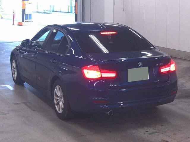 2018 BMW 3 Series 318I auction photo 2