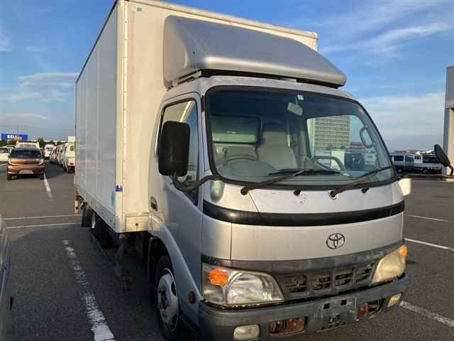 Japan Auction Vehicles 10 2002 Toyota Dyna auction photo