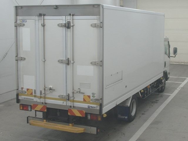 2021 Isuzu Elf Refrigerated and frozen trucks auction photo 2