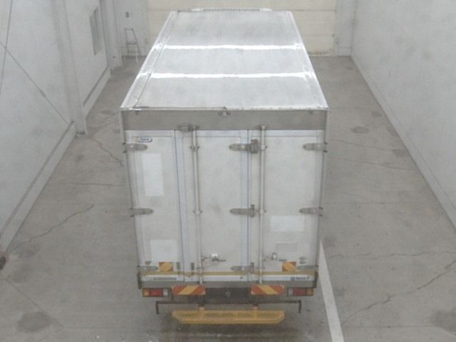 2021 Isuzu Elf Refrigerated and frozen trucks auction photo 3