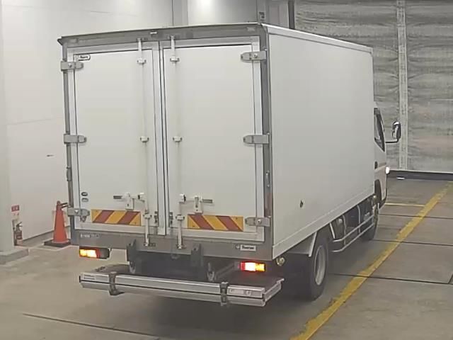 2016 Mitsubishi Fuso Canter Refrigerated and frozen trucks auction photo 2