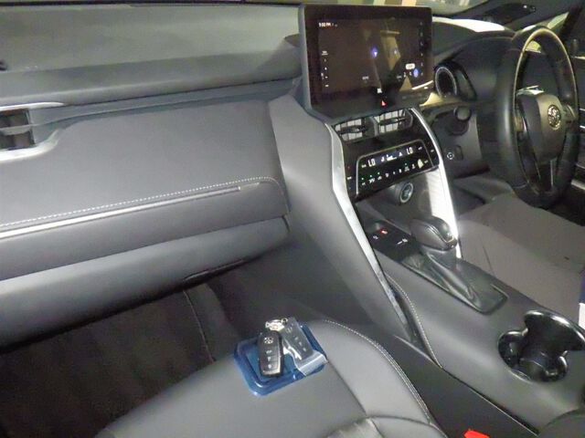 2023 Toyota Harrier Z auction photo 3