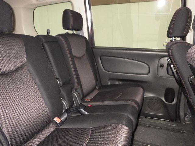 2011 Nissan Serena ハイウェイスター auction photo 6
