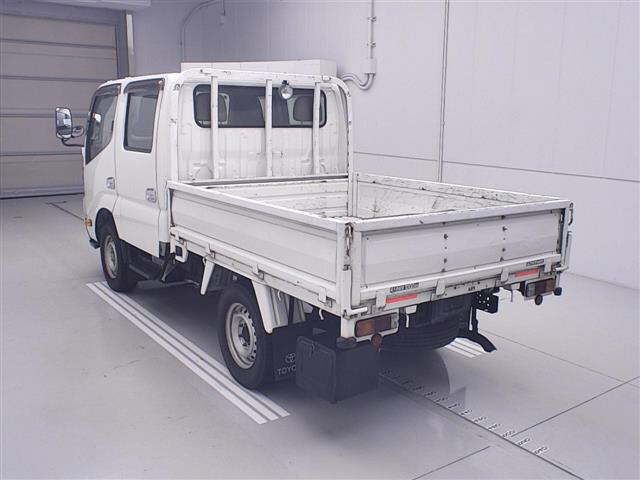 2013 Toyota Dyna Double cab auction photo 2