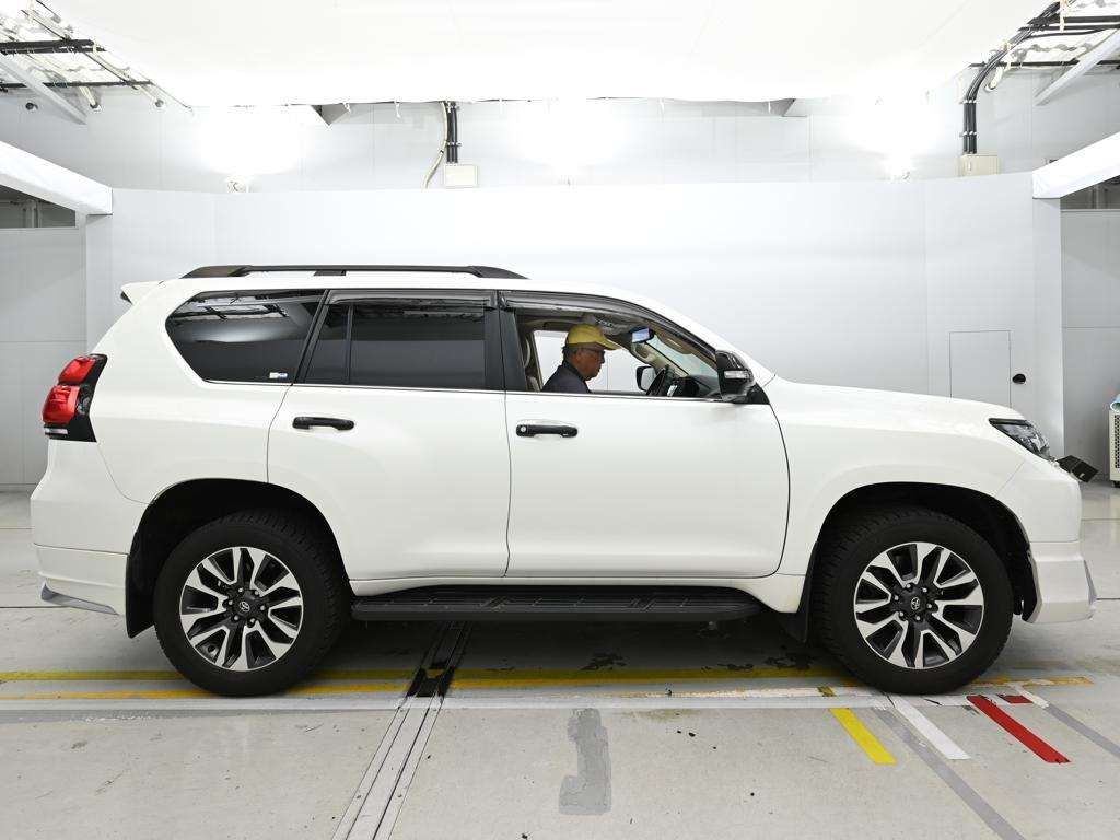 2023 Toyota Land Cruiser Prado TX Lパッケージ 4WD auction photo 3