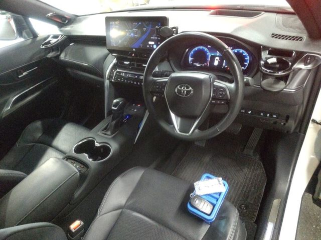 2024 Toyota Harrier Z Leather Package auction photo 3