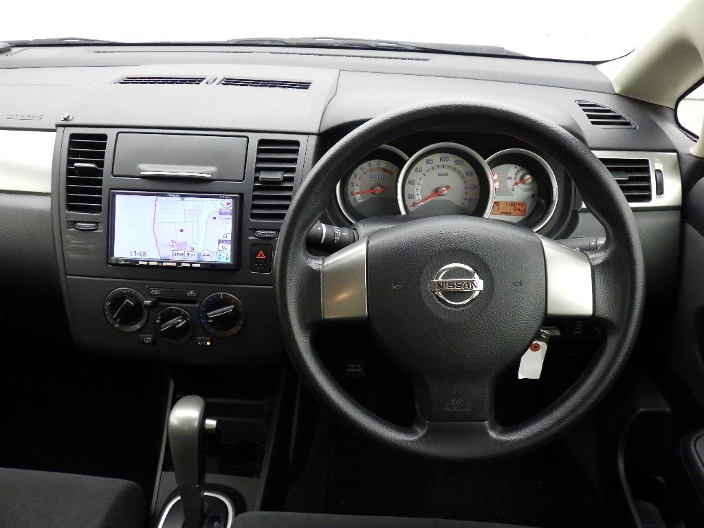 2012 Nissan ティーダラティオ 15S FOUR auction photo 3