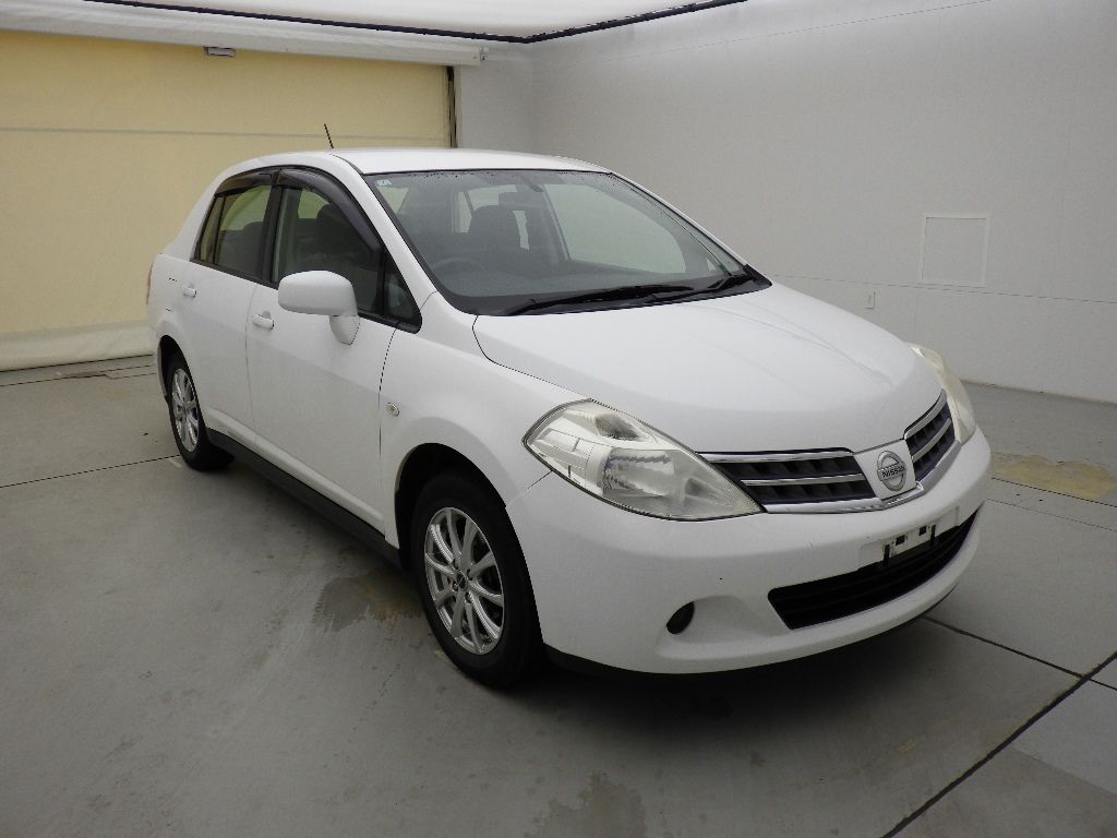 2012 Nissan ティーダラティオ 15S FOUR Japan auction vehicle