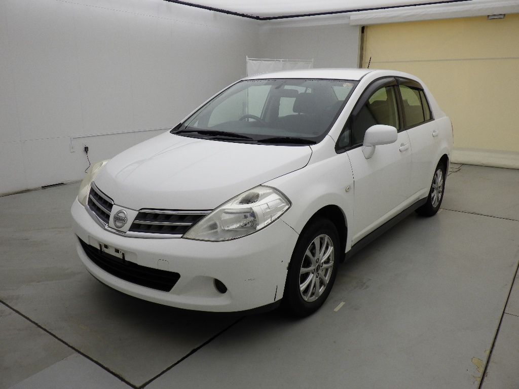 2012 Nissan ティーダラティオ 15S FOUR auction photo 4