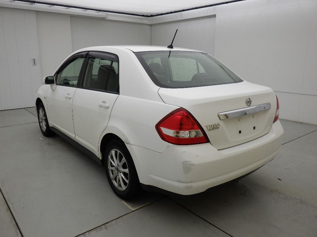 2012 Nissan ティーダラティオ 15S FOUR auction photo 5