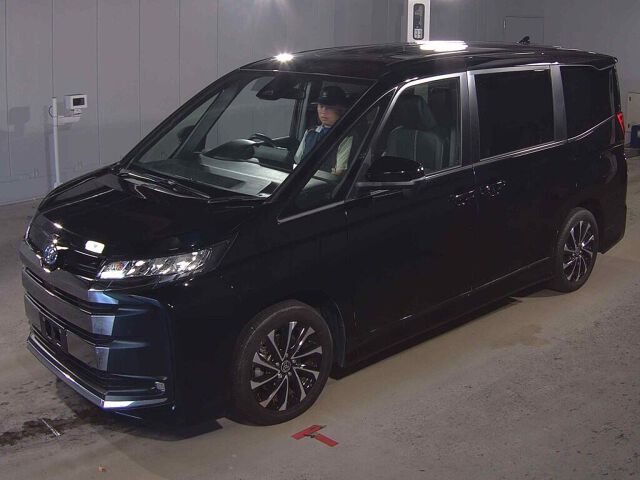 2023 Toyota Noah Hybrid S-Z auction photo 4