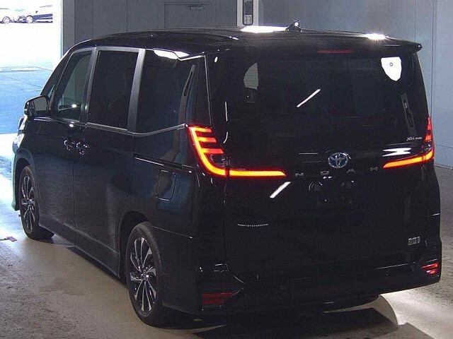 2023 Toyota Noah Hybrid S-Z auction photo 2