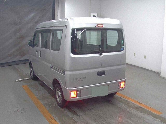 2019 Mitsubishi Minicab M auction photo 2