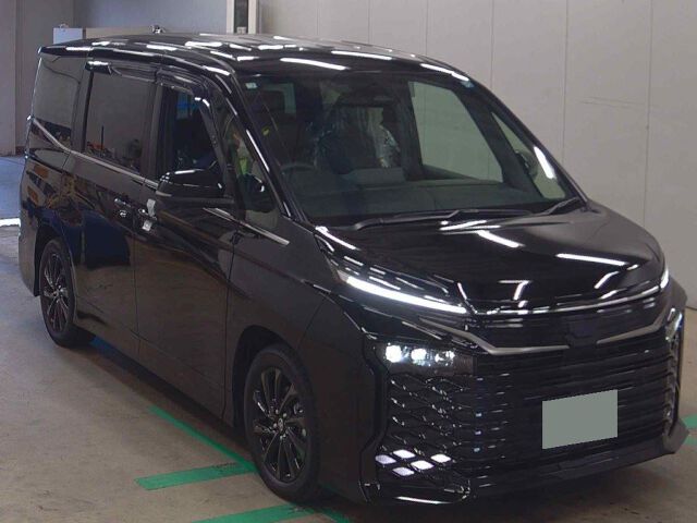 Japan Auction Vehicles 8 2026 Toyota Voxy Hybrid S-Z auction photo