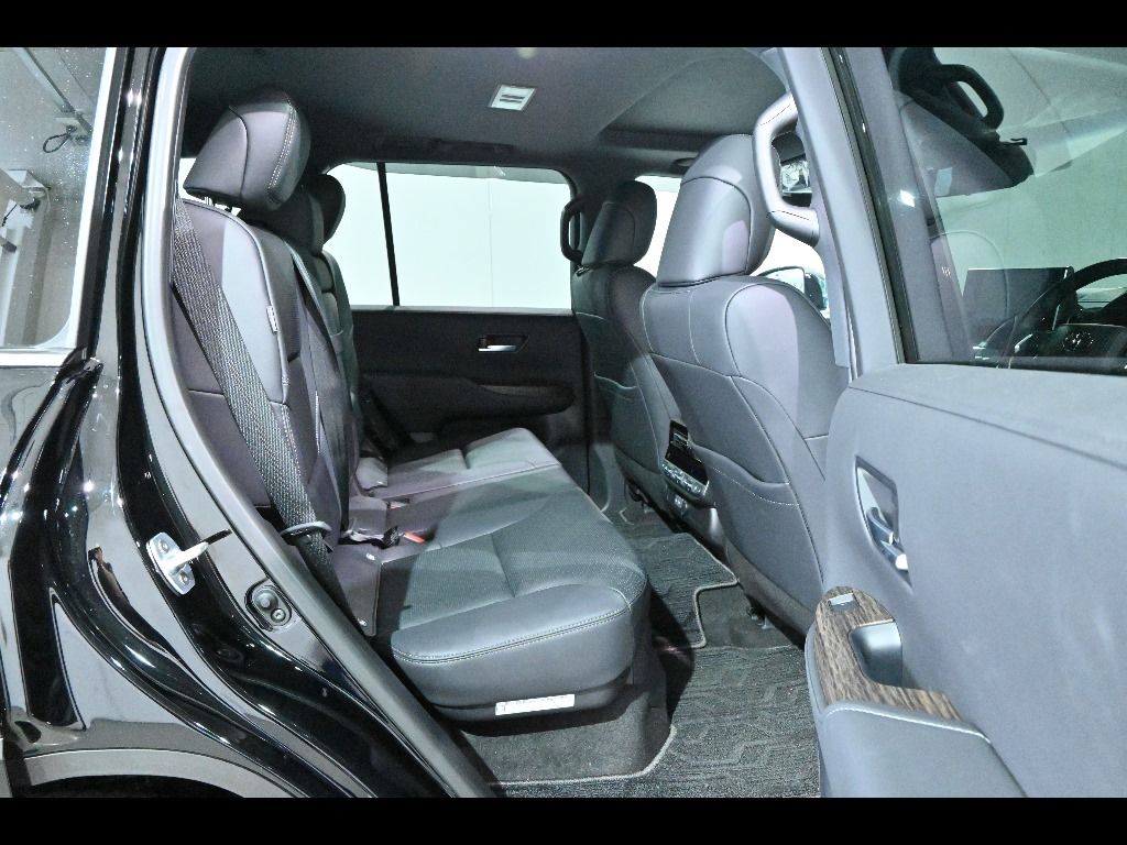 2023 Toyota Land Cruiser ZX 7 people auction photo 7