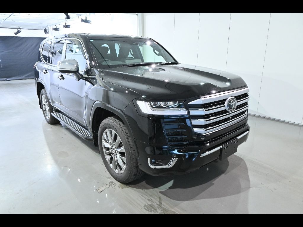 Japan Auction Vehicles 16 2023 Toyota Land Cruiser ZX 7 people auction photo