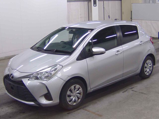 2020 Toyota Vitz F auction photo 4