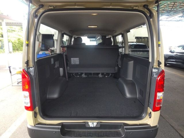 2026 Toyota Hiace ロングスーパーGL 4WD auction photo 6